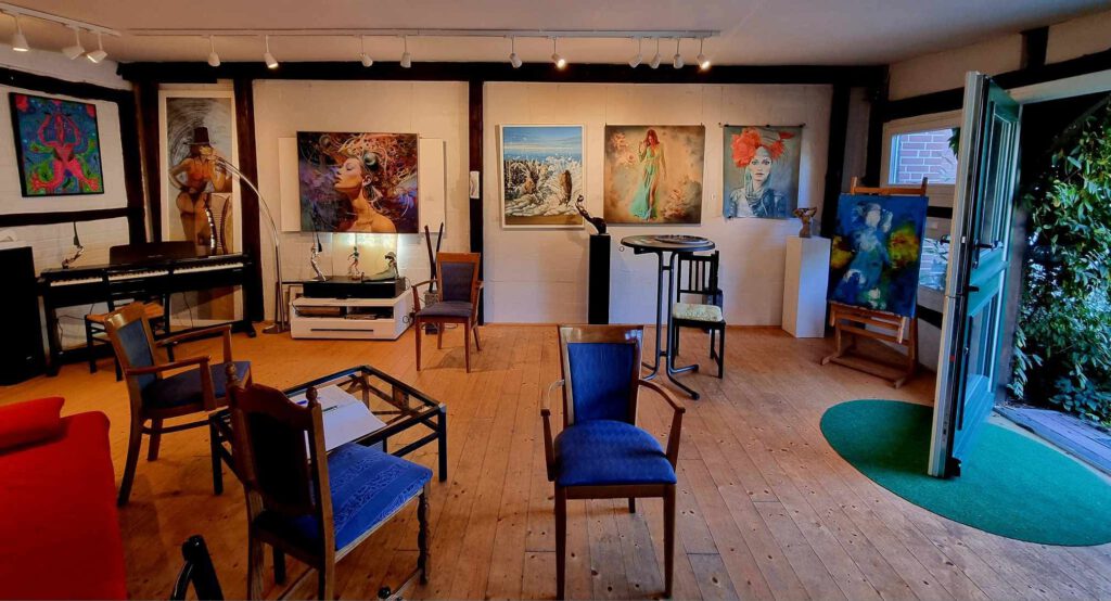 Einblick in die GALERIE "ROTES SOFA" (Foto von Lilo Schmidt-Wiedenroth)